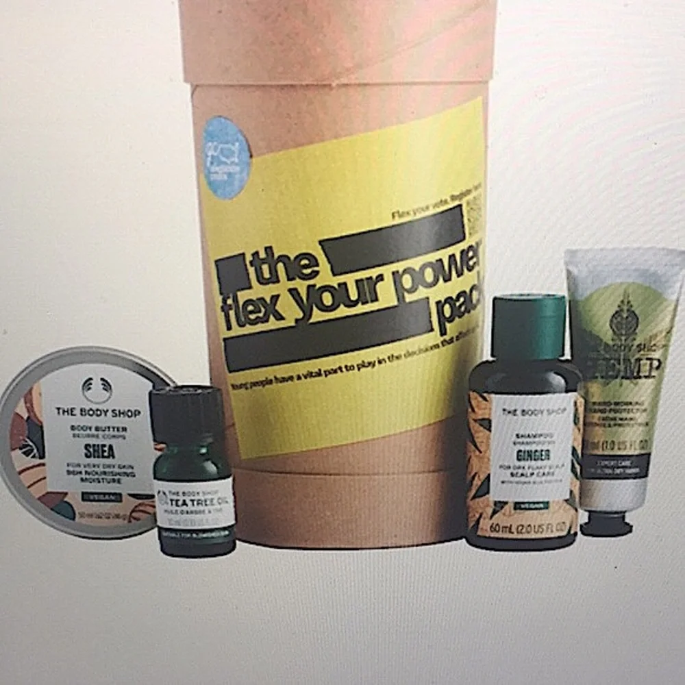 THE BODY SHOP - FLEX YOUR POWER BODY CARE PACK - Picture 5 of 11